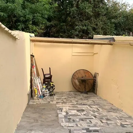 Spacious House In - 2 Bedrooms *